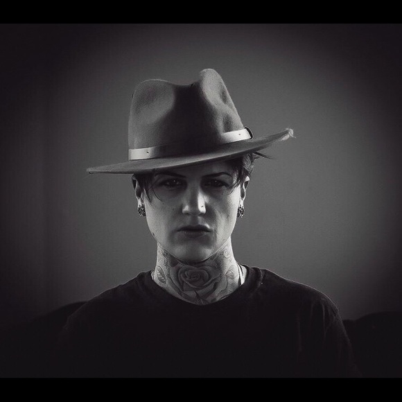 Meet your Posher, Abbey - Picture 1 of 1